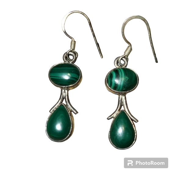 Jewelry - Vintage silver and green malachite stone dangle earrings